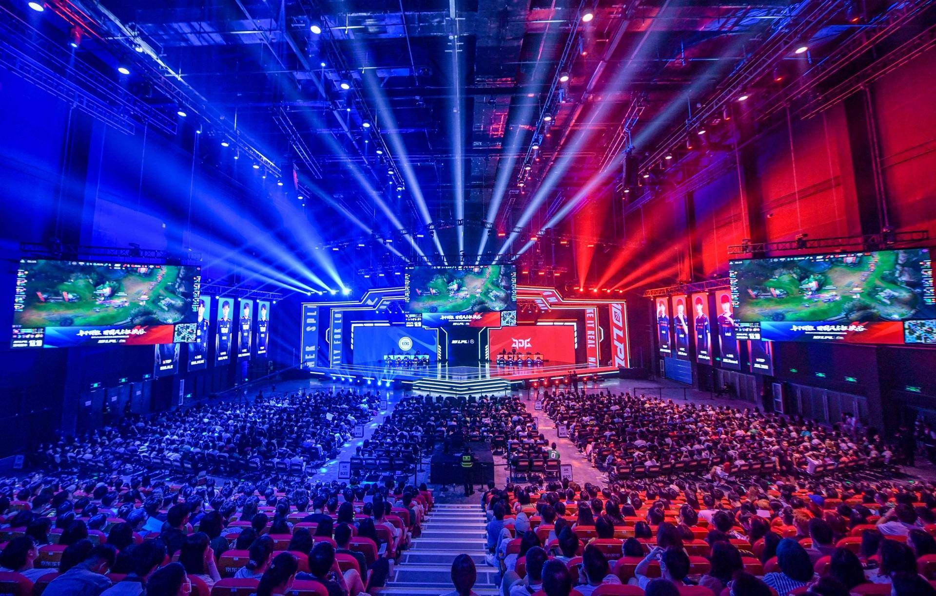 初表现活跃 初表现活跃