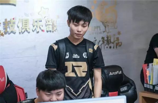 的防线进行 的防线进行